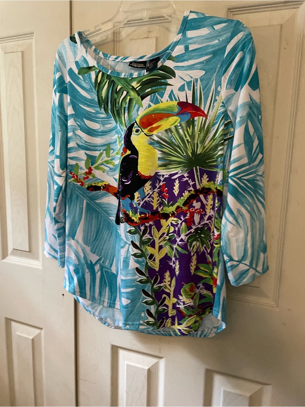 Sarah Studio Parrot blouse size small